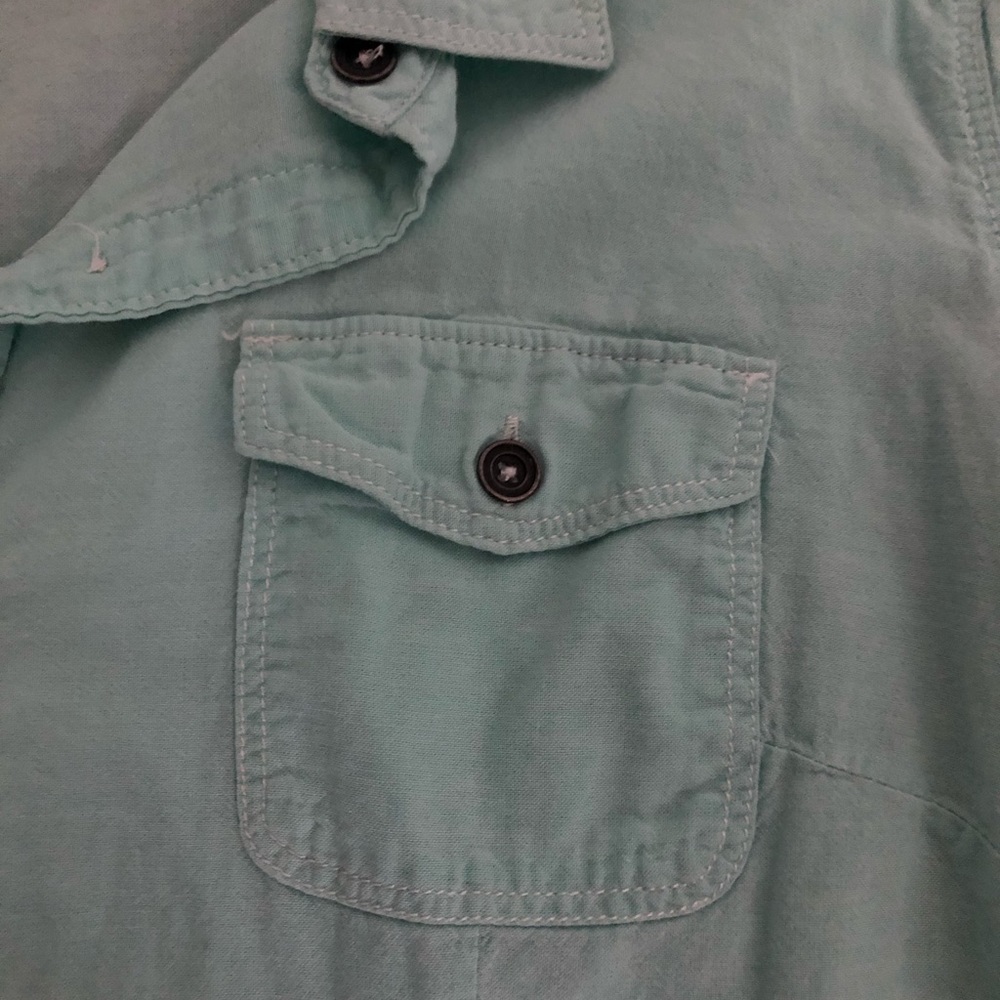 Button up top - Picture 4 of 4
